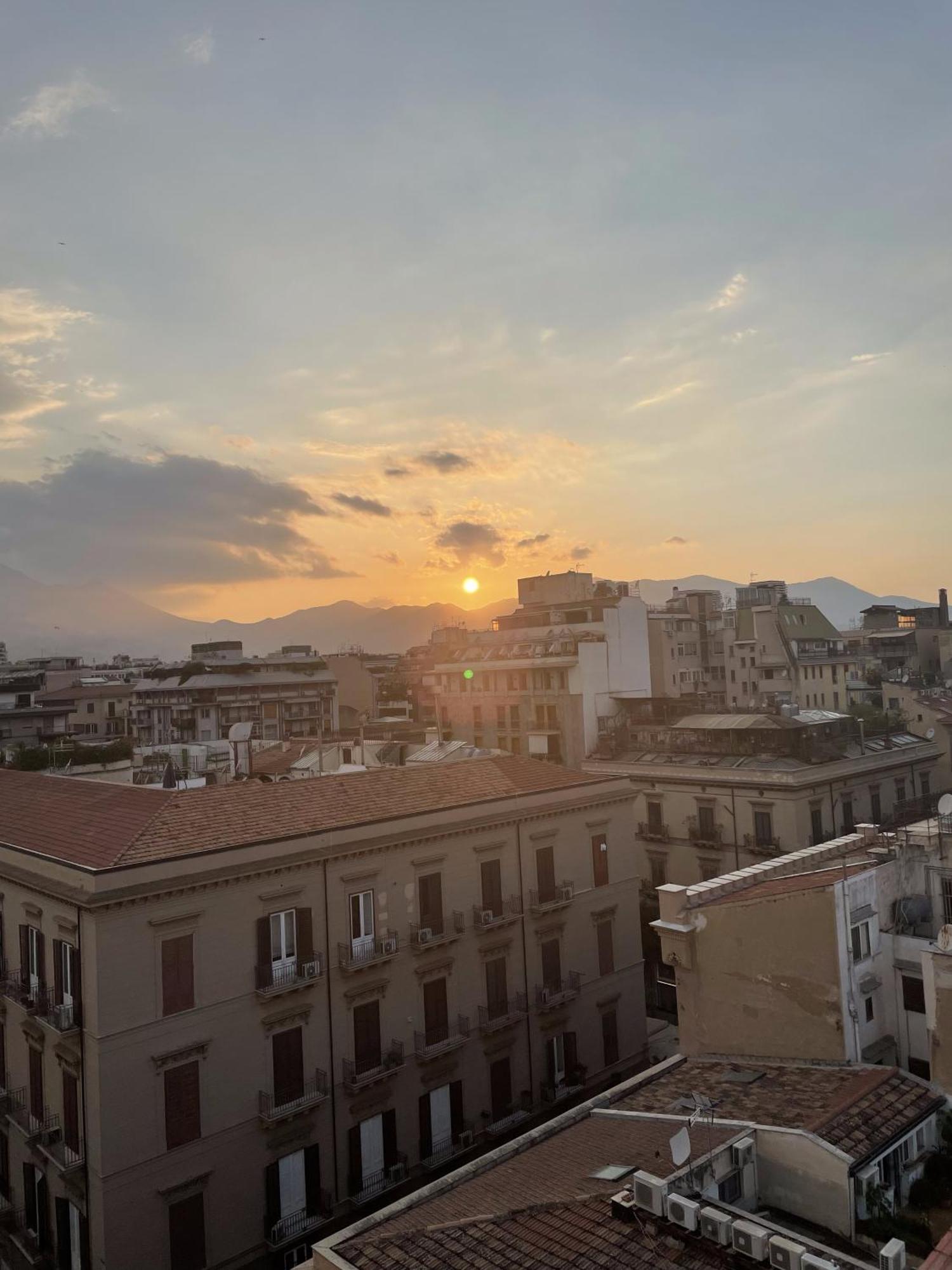 Politeama Charming Apartment Palermo Esterno foto